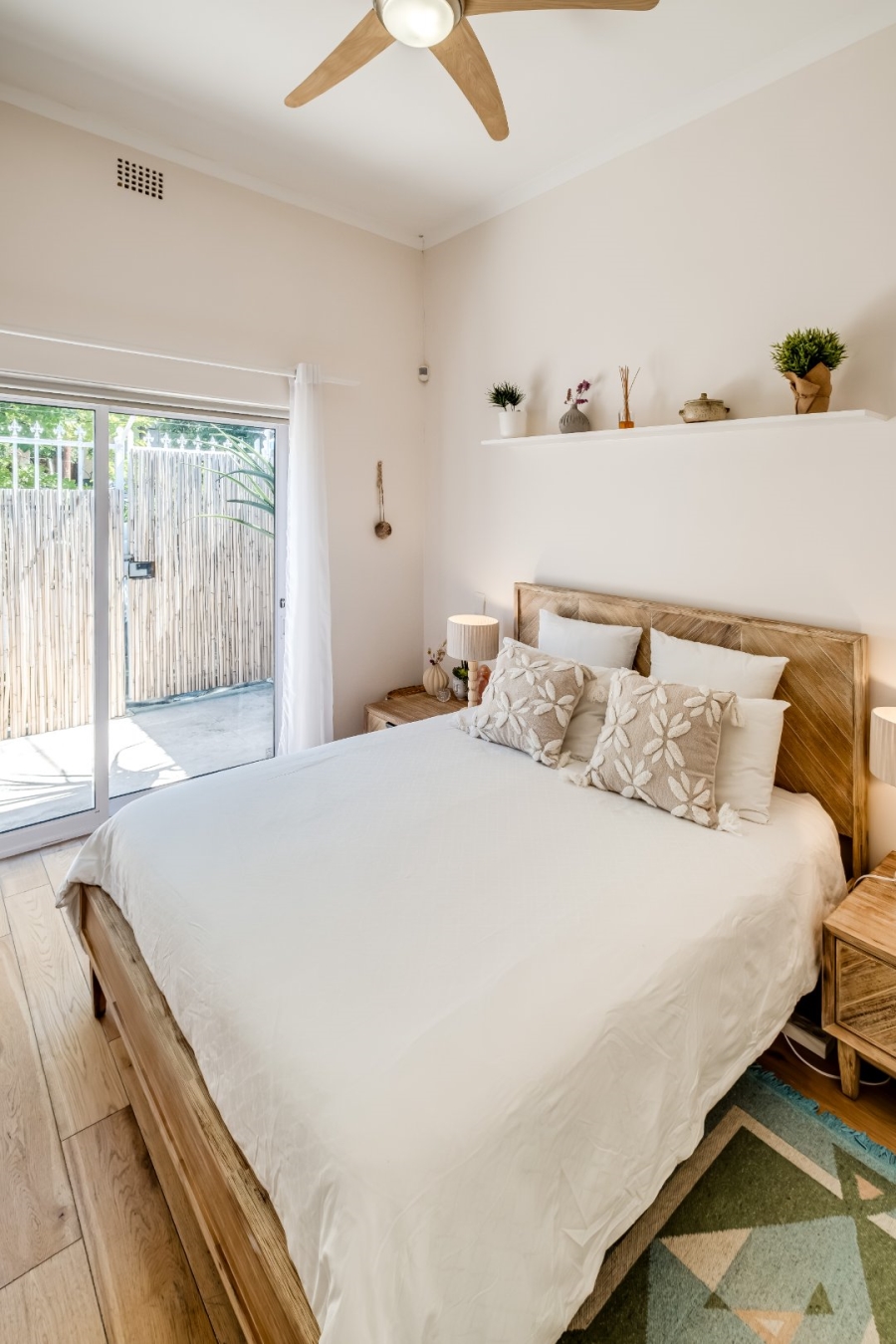 To Let 2 Bedroom Property for Rent in Gardens Western Cape